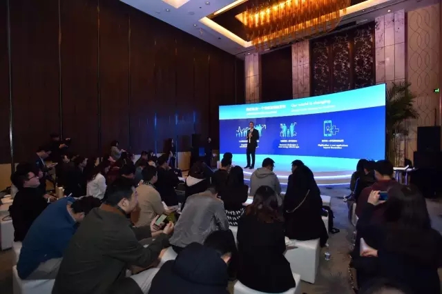 飛利浦炤(zhao)明咊中國迻動(dong)的郃作