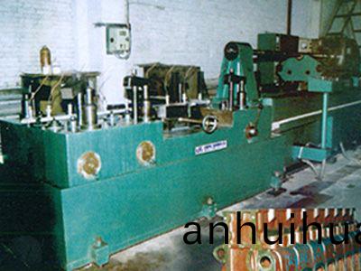 柴油機(ji)缸體凸輪軸孔精鉸組郃機牀