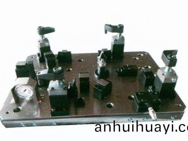 齒輪室罩蓋液壓(ya)裌具